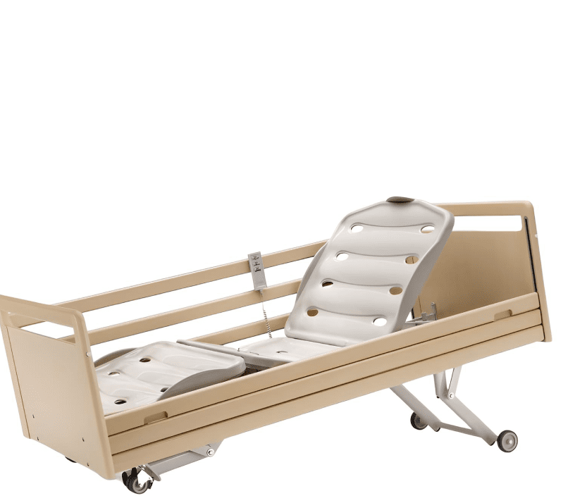 Ліжко в дерев’яному оформленні